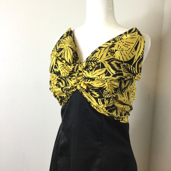 Victor Costa for Neiman Marcus, Strapless, Big Front Bow, Form Fitting Dress. - Picture 2 of 9